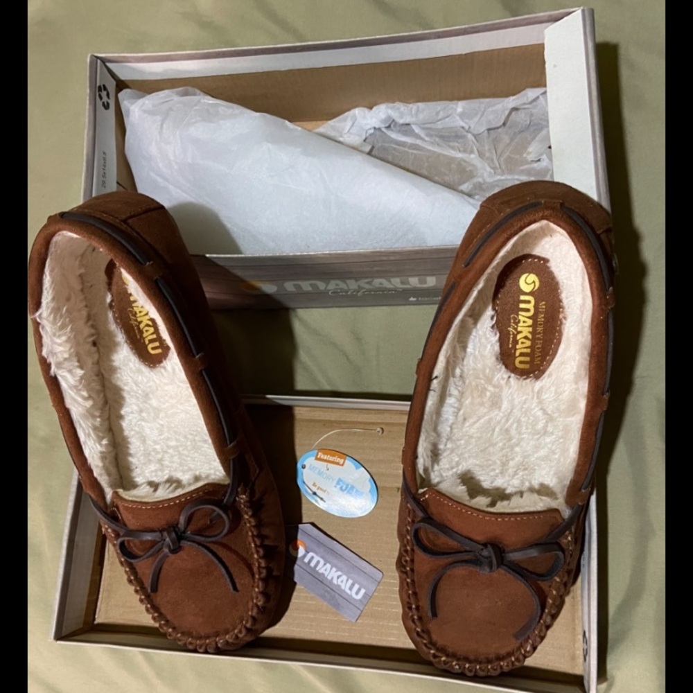 Women’s Makalu moccasins size 8